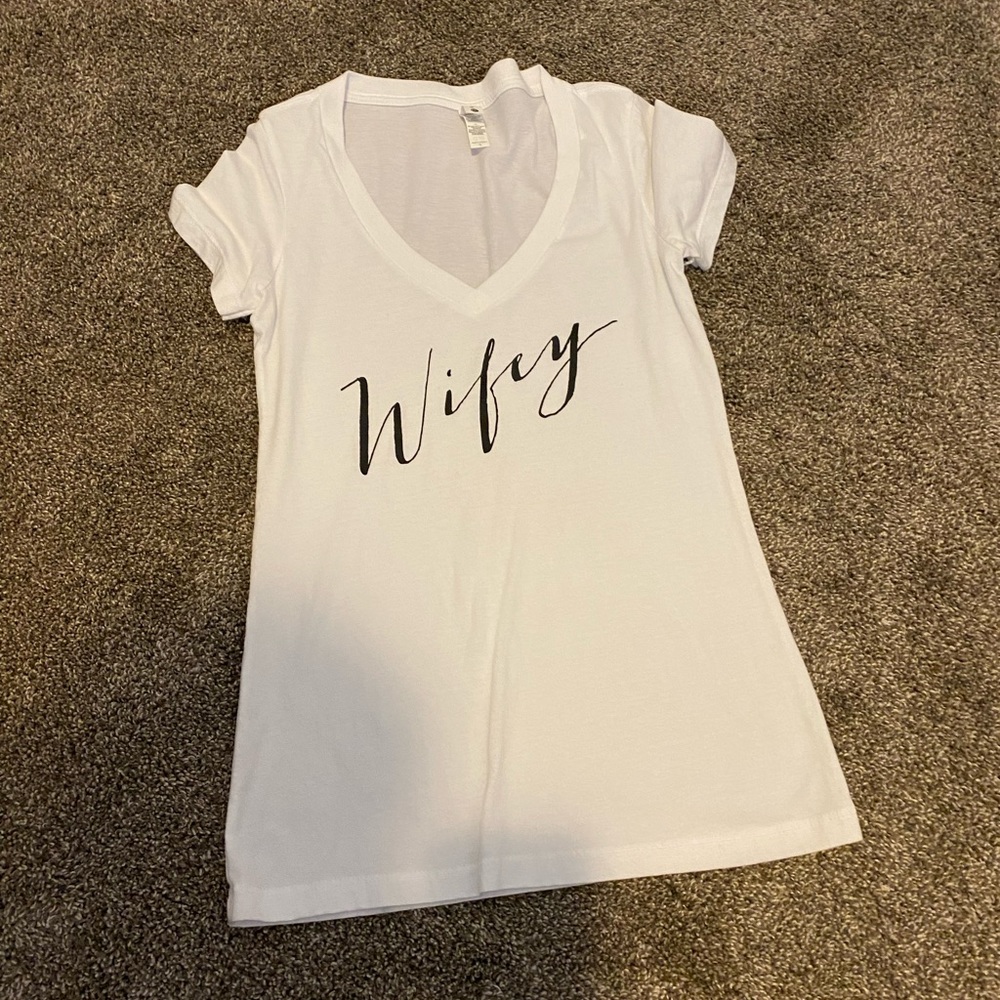 Wifey vneck